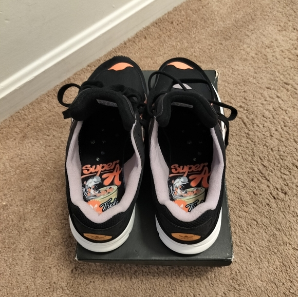 Adidas - Picture 5 of 9